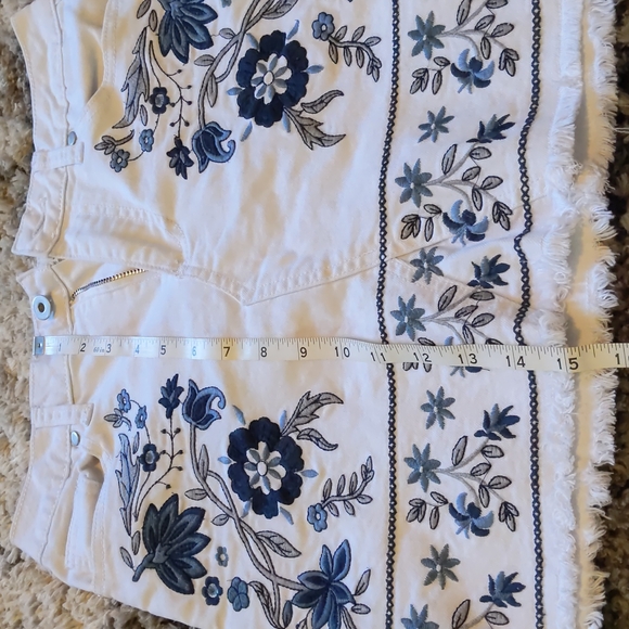 Altar'd State XS floral white jean skirt - Picture 5 of 9
